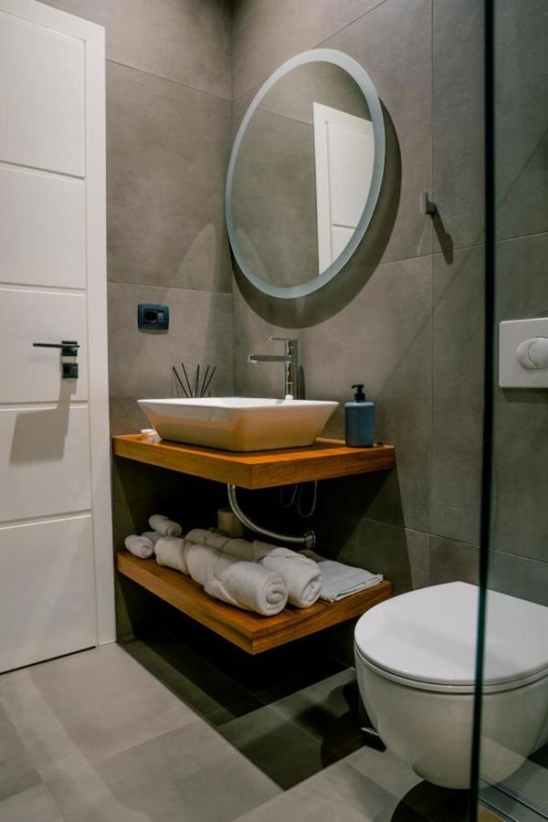 Gjirokastër Novi'S Luxury Apartment 1 מראה חיצוני תמונה